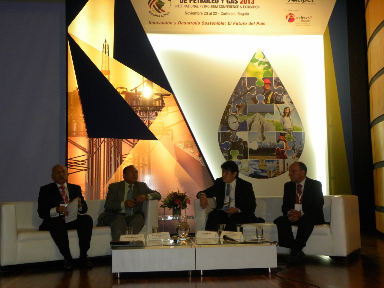  /PublishingImages/Noticias/Congreso%20colombiano%20de%20Petroleo.JPG